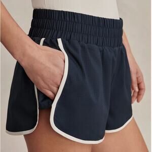 NEW Varley Arlington Running Shorts Size Medium 2"